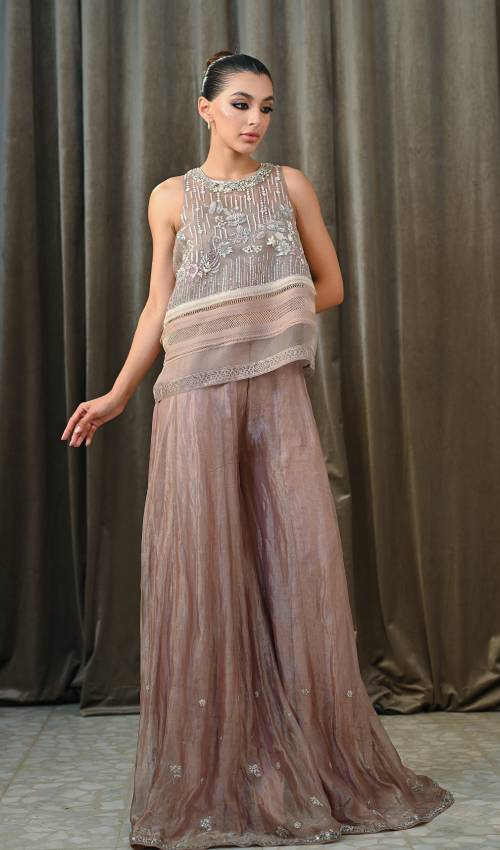 https://cdn.shopify.com/s/files/1/0593/6516/3148/files/alba-pink-1.jpg?v=1725822936