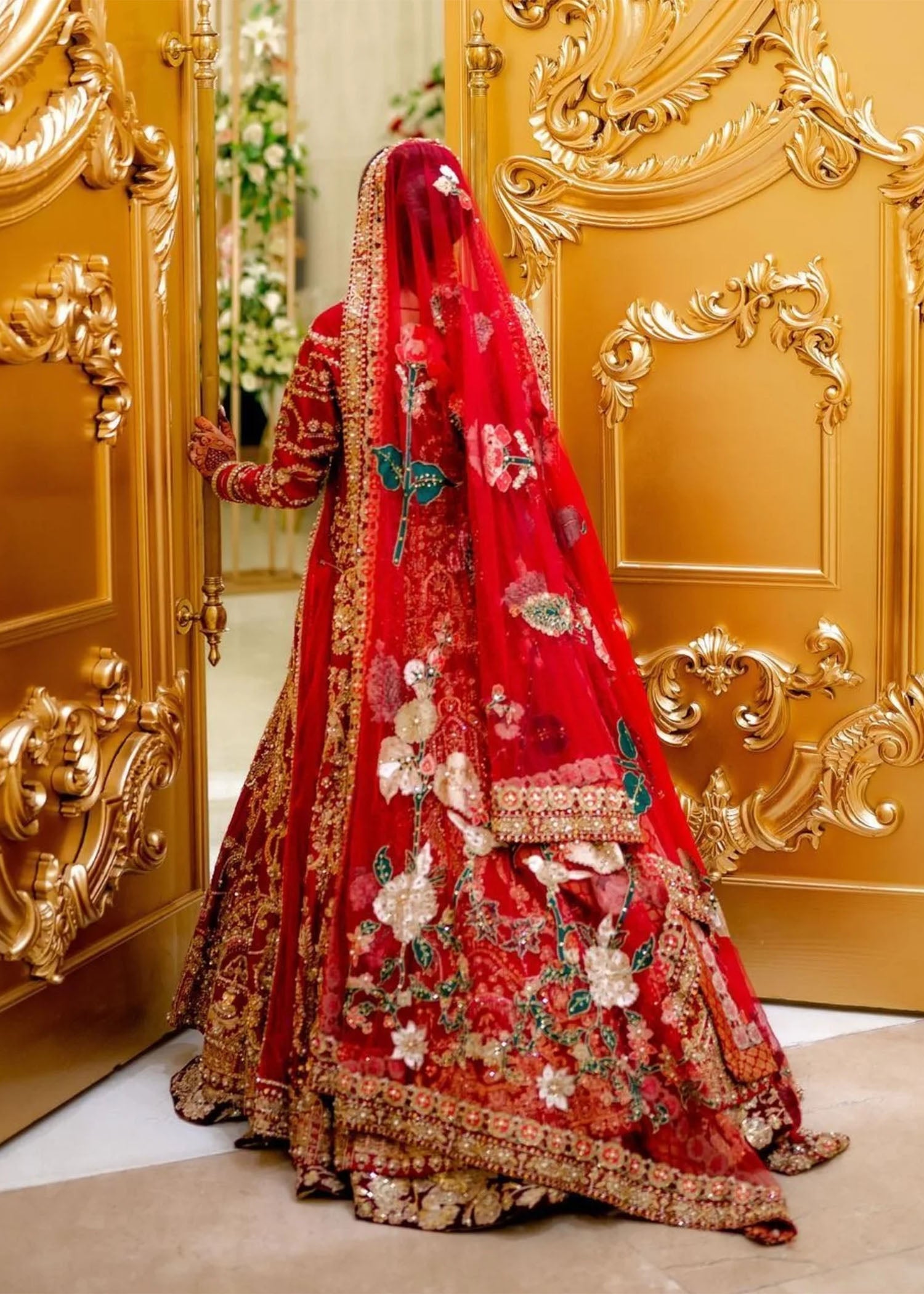 https://cdn.shopify.com/s/files/1/0078/7998/3170/files/alixeeshantheaterstudio_1740392594_3574994652903217201_346294562.jpg?v=1742376309