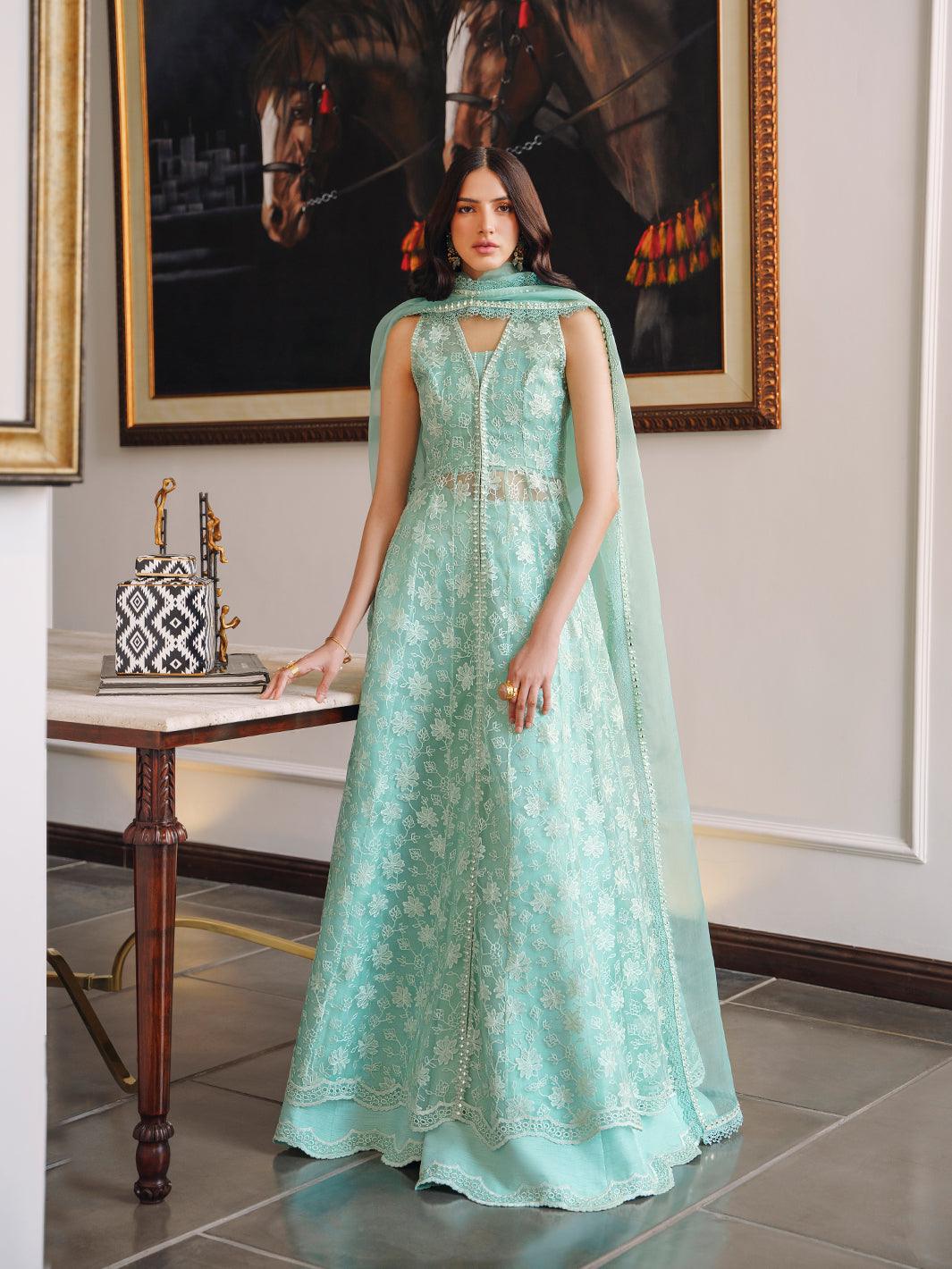 https://cdn.shopify.com/s/files/1/0704/3153/9492/files/ame-soeur-591883.jpg?v=1714970753
