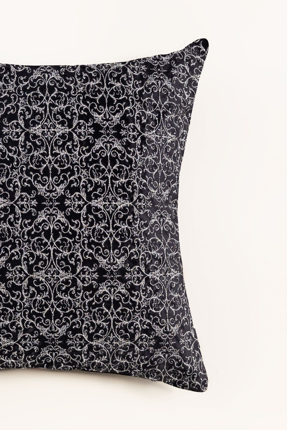VEC -026 Velvet Embroidered Cushion Cover