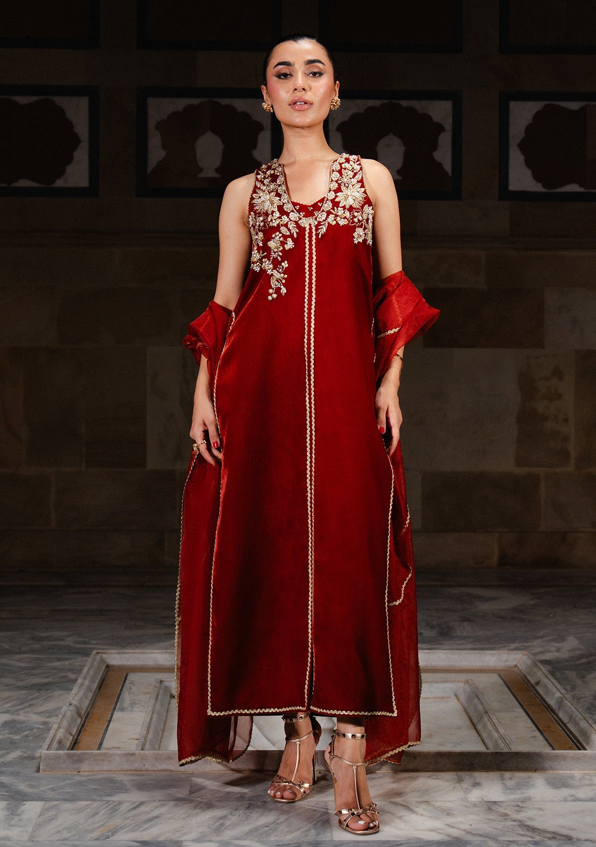 https://cdn.shopify.com/s/files/1/0524/2070/6504/files/ayda1.jpg?v=1759745774