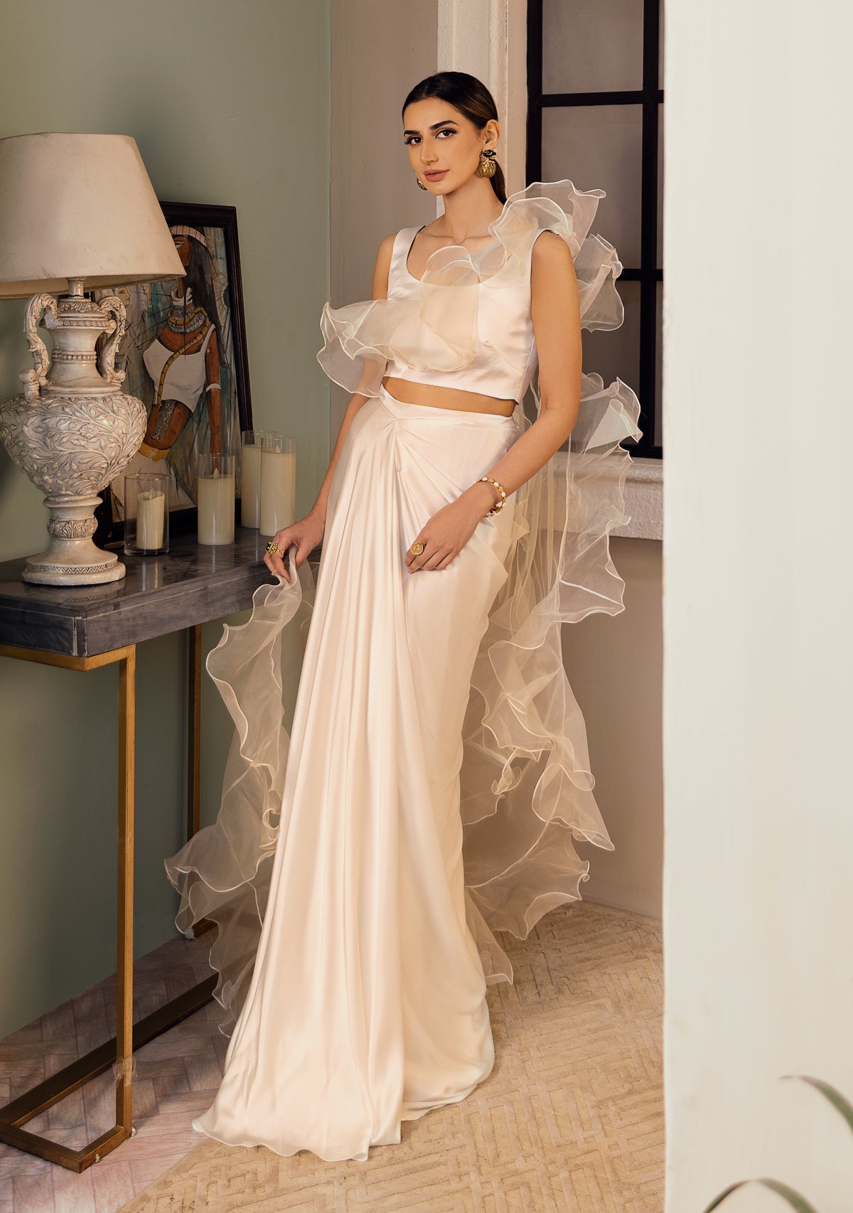 https://cdn.shopify.com/s/files/1/0524/2070/6504/products/azinsaree3_72d2d5a6-c45d-4bc8-a721-7855981681c0.jpg?v=1752232751