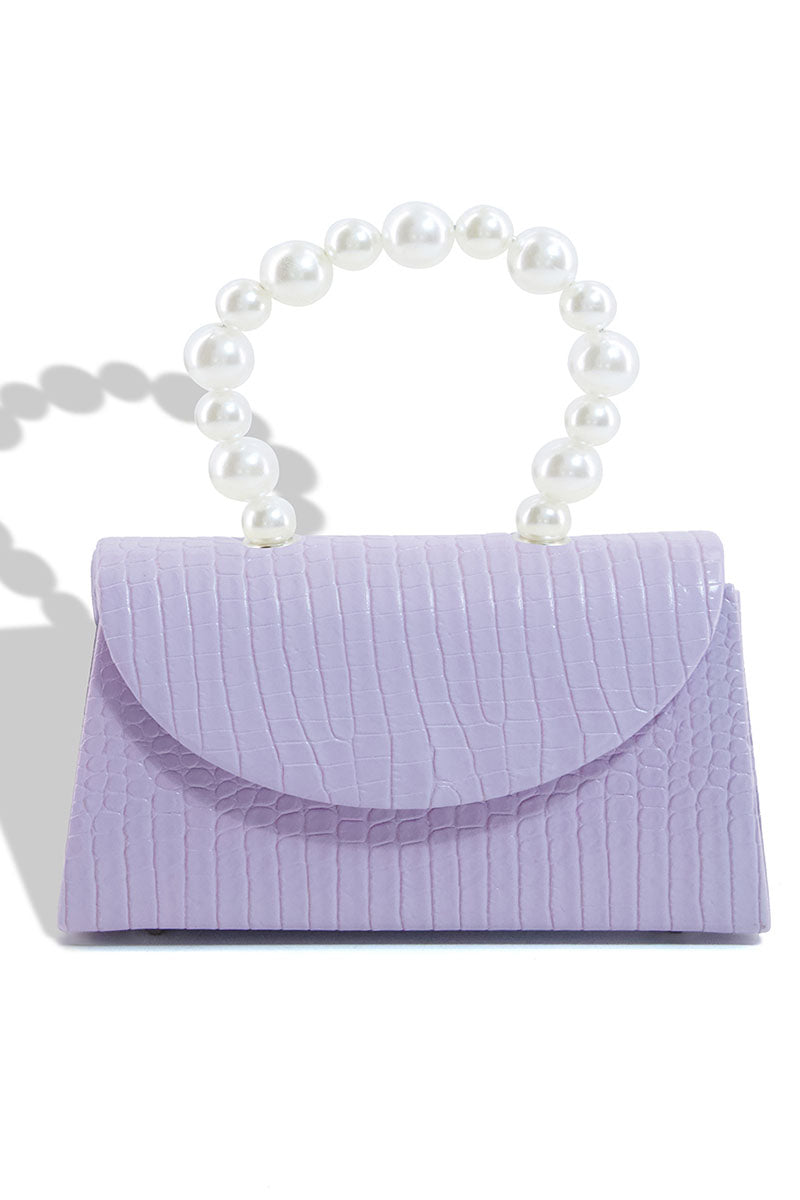 https://cdn.shopify.com/s/files/1/0178/4492/8612/files/bags_0007_008_1.jpg?v=1741247654