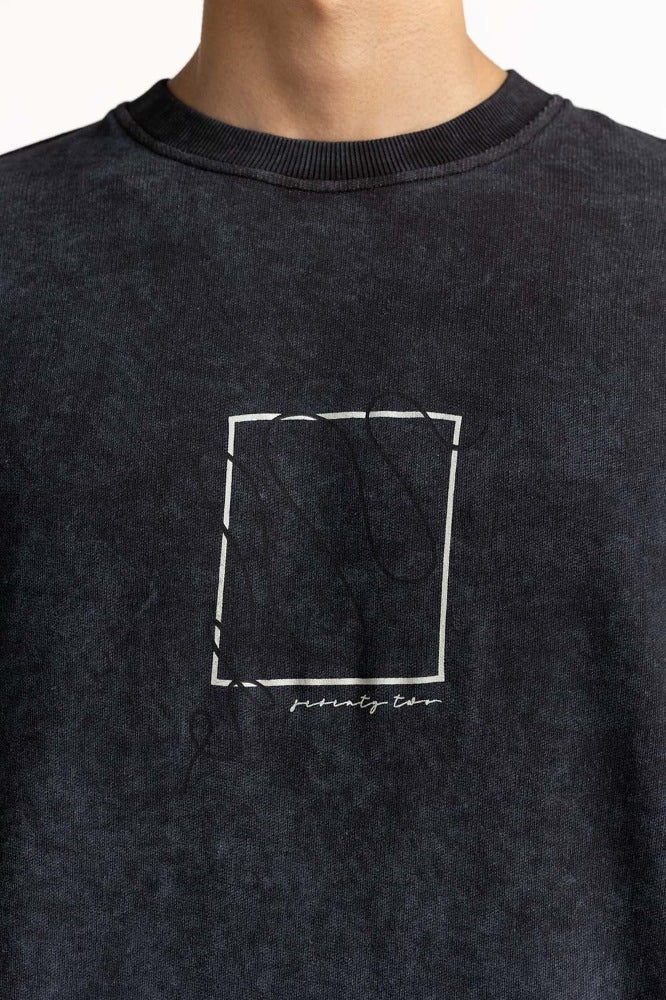 https://cdn.shopify.com/s/files/1/0706/3253/8159/files/black_fashion_sweatshirt_mn-sws-ws23-018_1.jpg?v=1758455152
