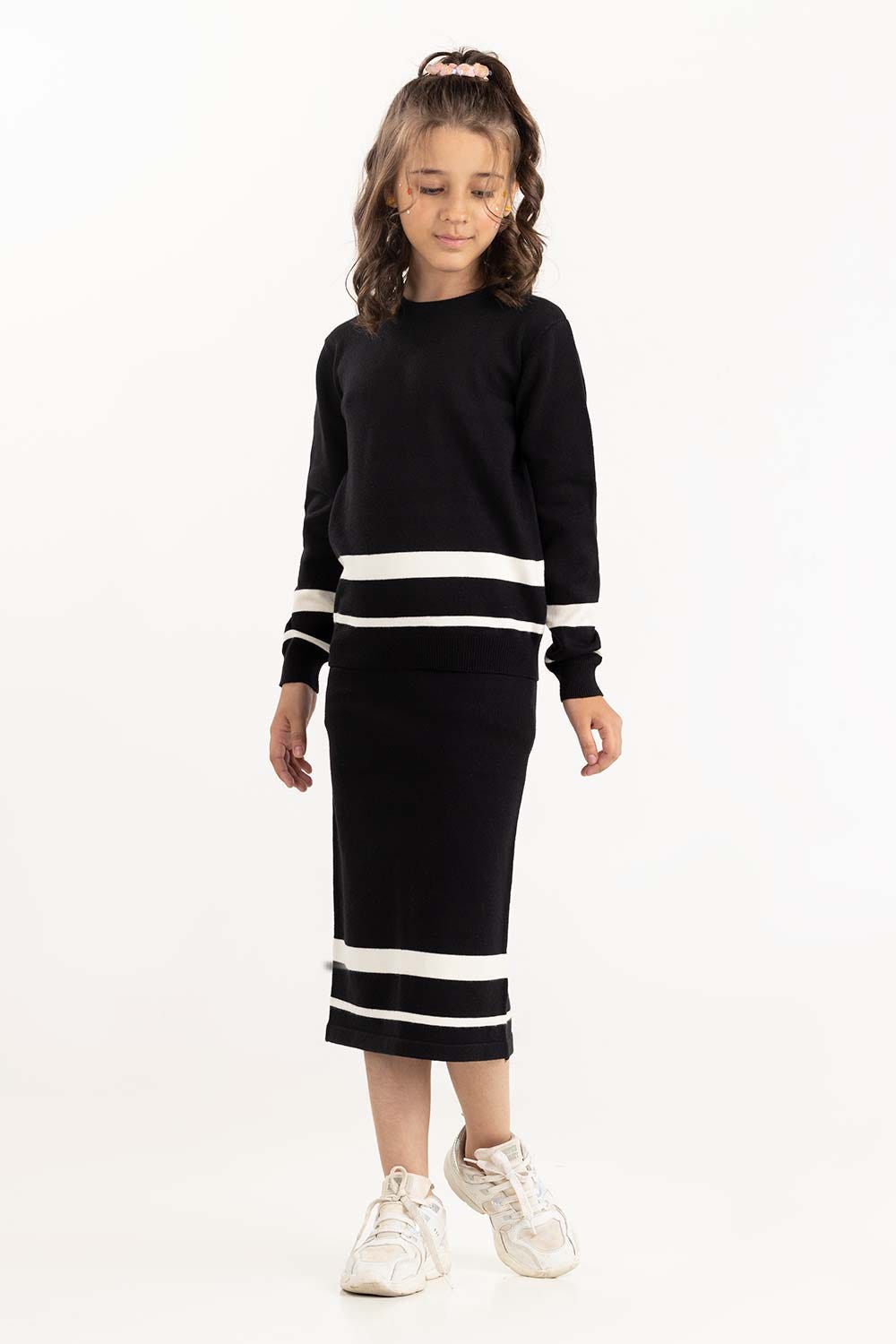 Junior Girl Black Striped Knit Sweater