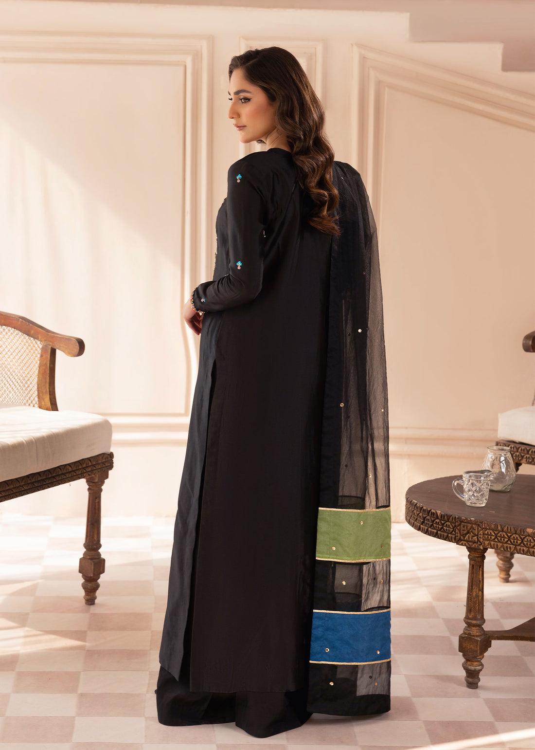 https://cdn.shopify.com/s/files/1/0923/1931/8403/files/bliss-regalia-kaftan-by-alizay-saad-915634_d3a5ca71-62be-42f7-aa48-f91a1efac149.jpg?v=1756725181