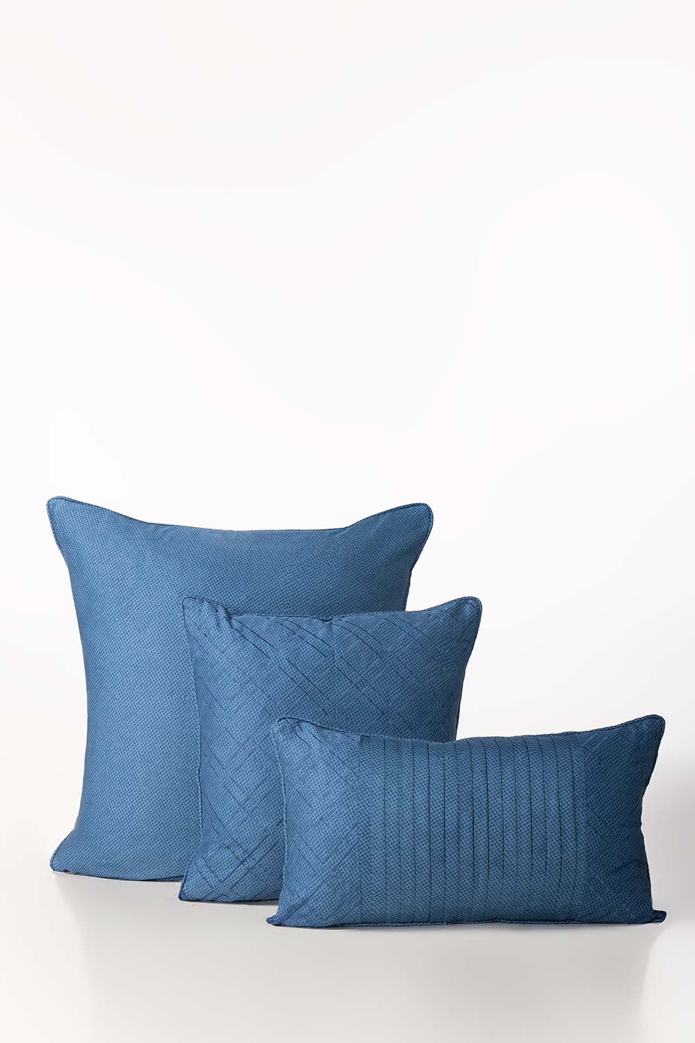https://cdn.shopify.com/s/files/1/0706/3253/8159/files/blue_stroke_t-200_deck_cushion_cover_4.jpg?v=1758373367