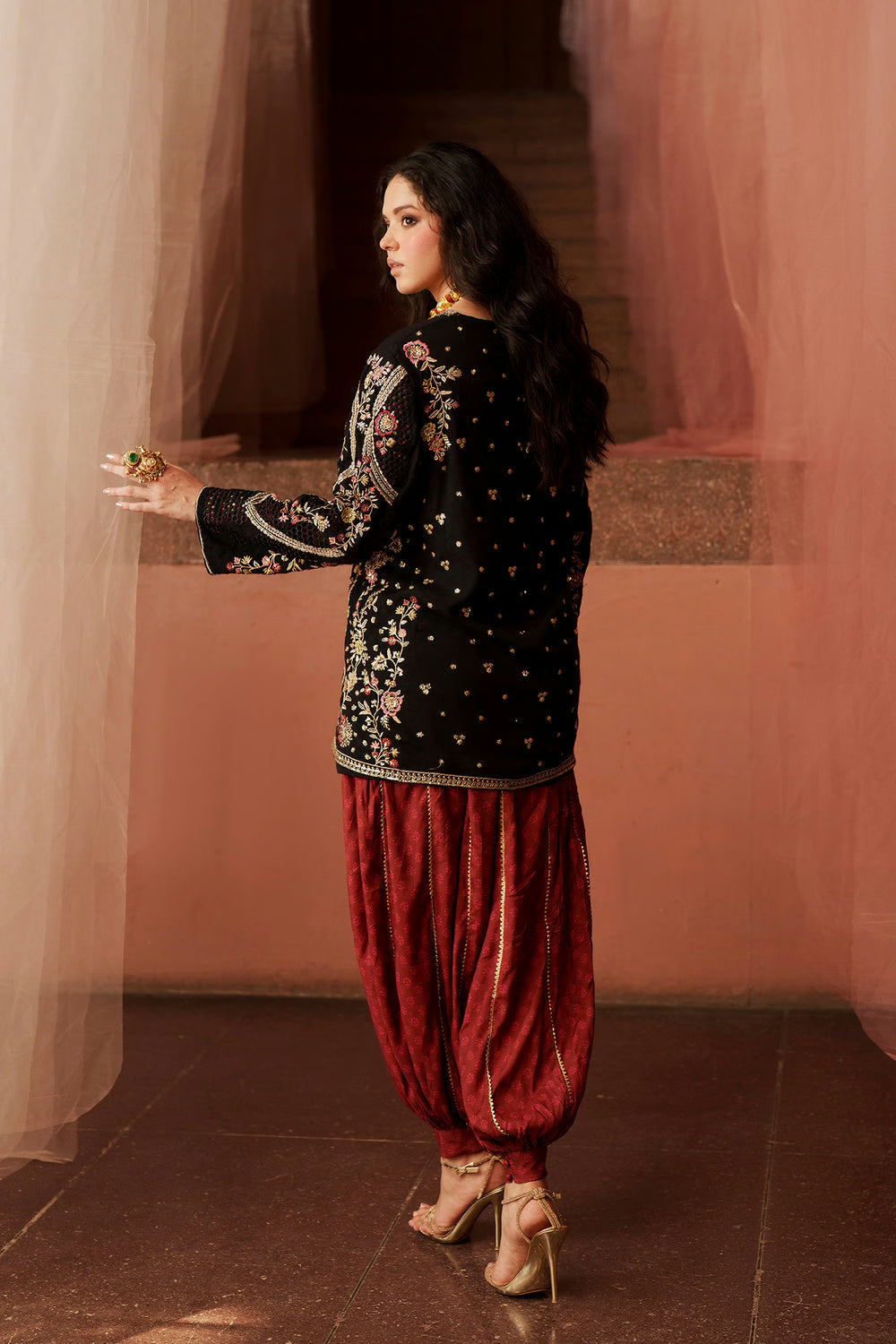 Women Boutique '26 - EMBROIDERED SUIT | E1200/104/902