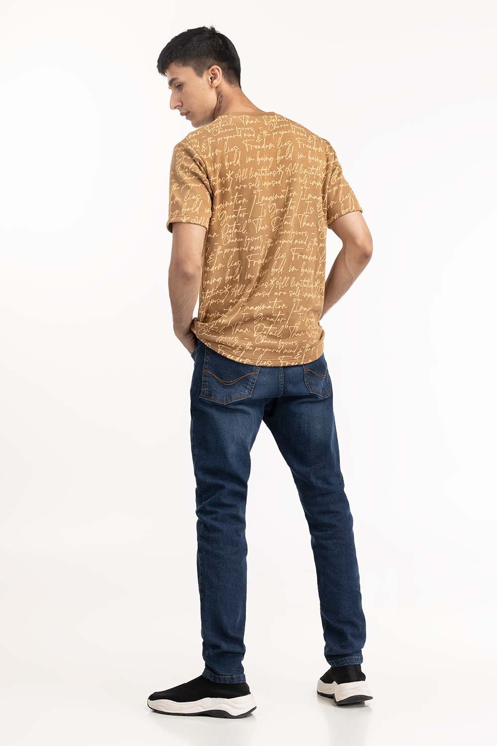 https://cdn.shopify.com/s/files/1/0706/3253/8159/files/brown_typo_t-shirt_224-113-036_5.jpg?v=1758454788