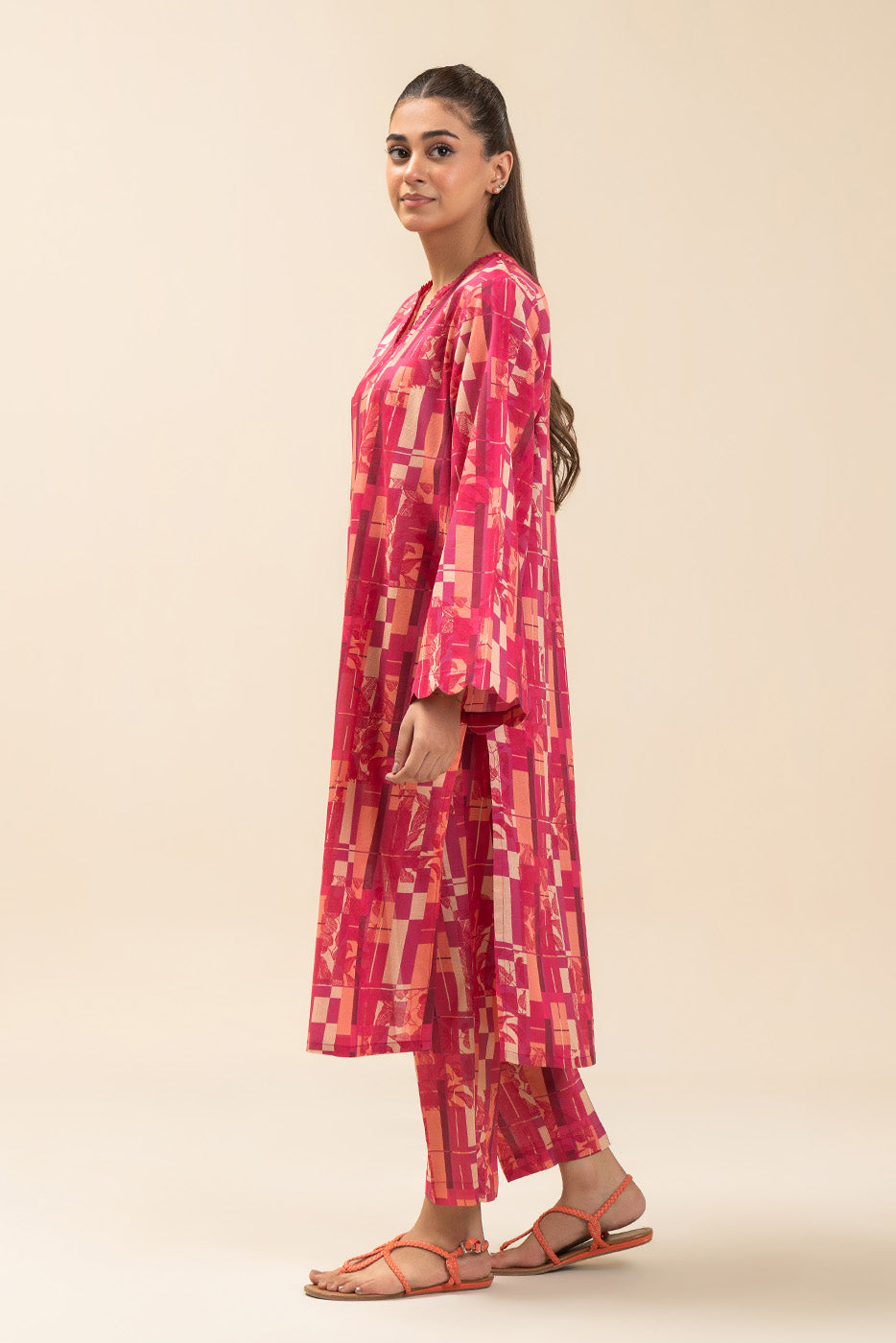 2 PIECE PRINTED LAWN SUIT (PRET)