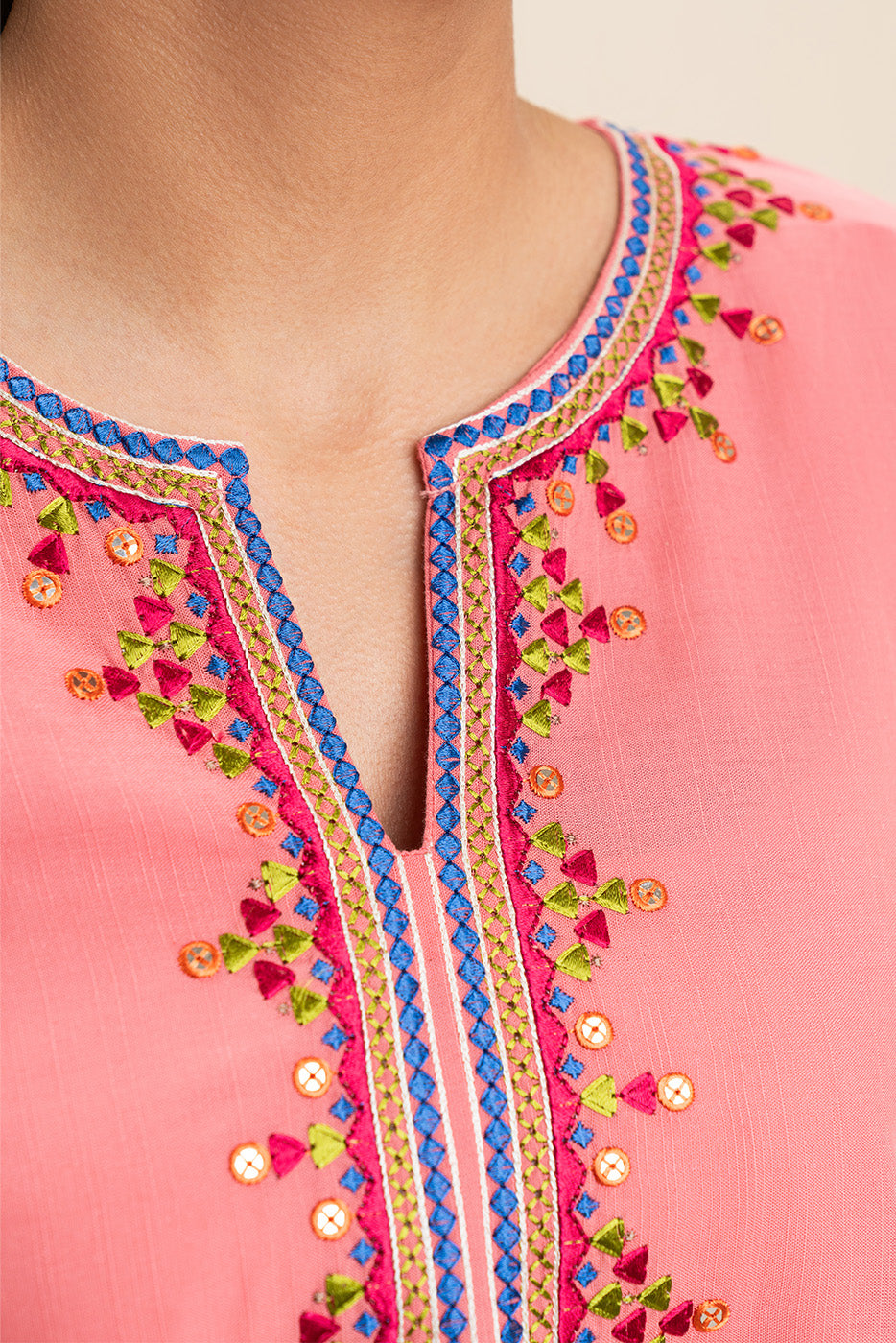 EMBROIDERED SLUB SHIRT (PRET)