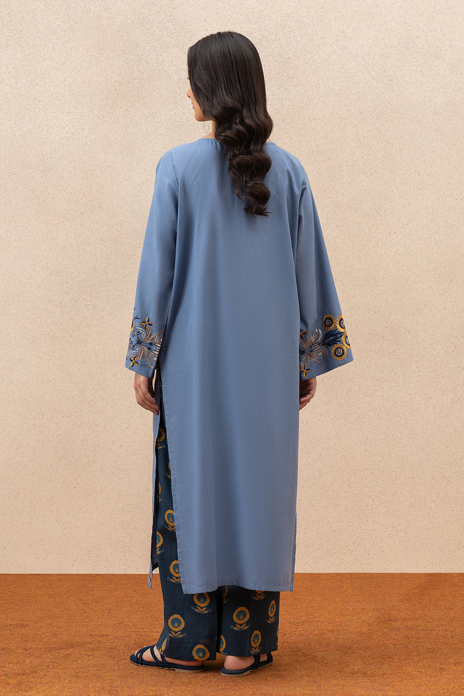 EMBROIDERED SLUB SHIRT (PRET)