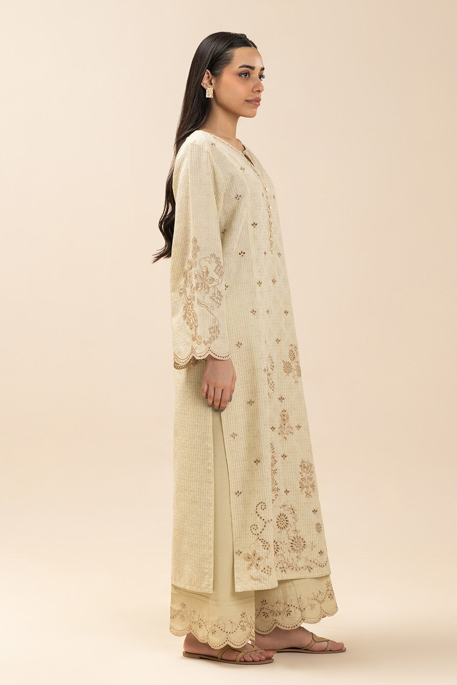 https://cdn.shopify.com/s/files/1/0488/9201/8848/files/bt12602un004456_3_1e19dfeb-661b-45bb-8f3d-4e7917502514.jpg?v=1782195477