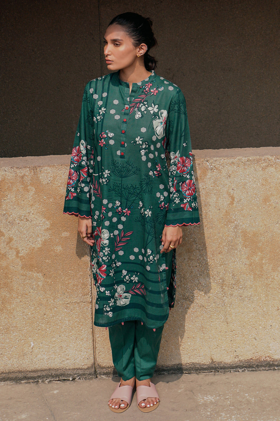 2 Piece - Printed Khaddar Suit - Blod Botanical