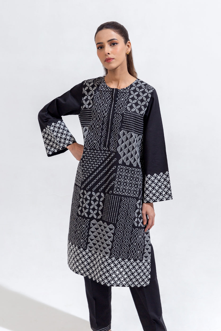 2 Piece Embroidered Khaddar Suit (Pret)