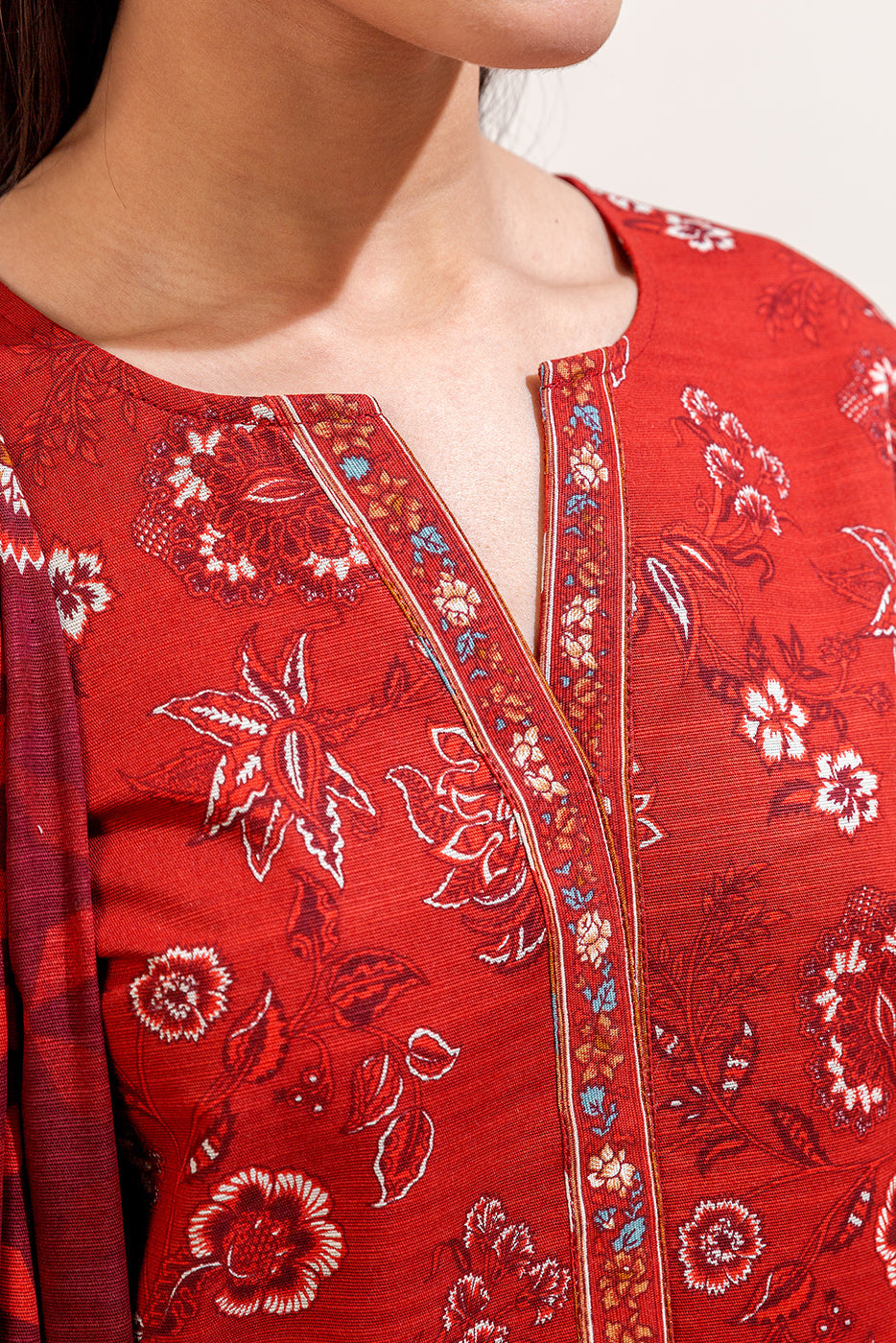 3 Piece Printed Khaddar Suit-Scarlet Bloom (Unstitched)