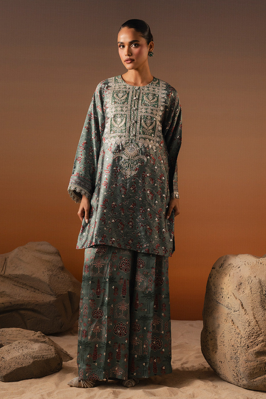 2 PIECE EMBROIDERED SHAMOZE SILK SUIT (LUXURY-PRET)