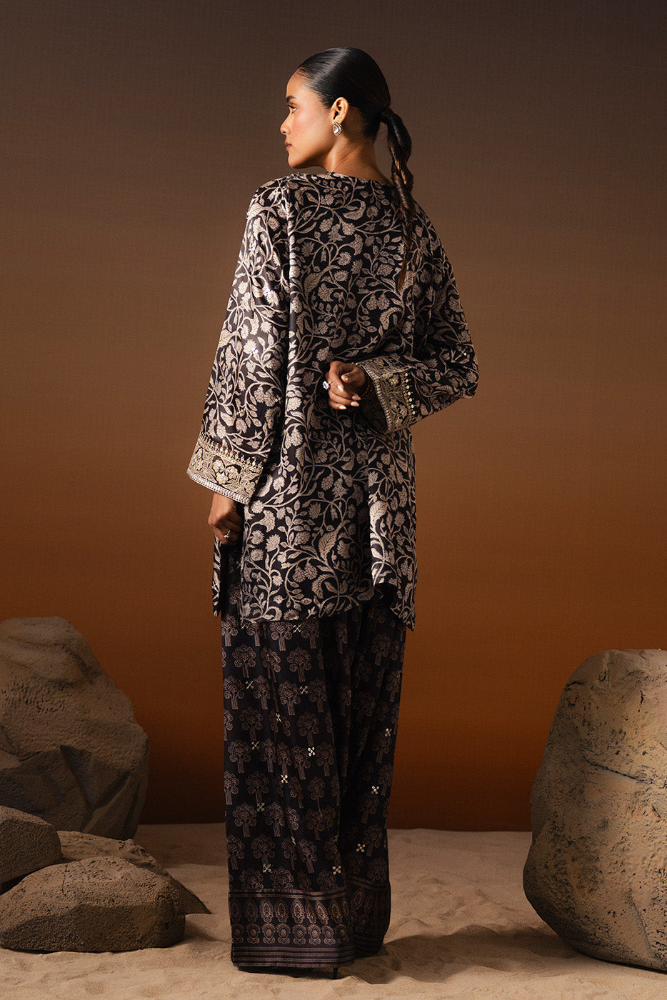 2 PIECE EMBROIDERED SHAMOZE SILK SUIT (LUXURY PRET)