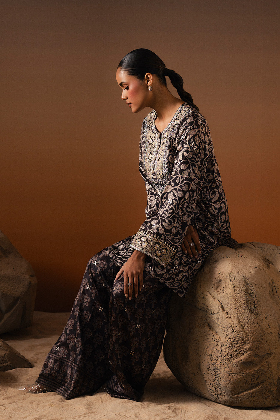 2 PIECE EMBROIDERED SHAMOZE SILK SUIT (LUXURY PRET)