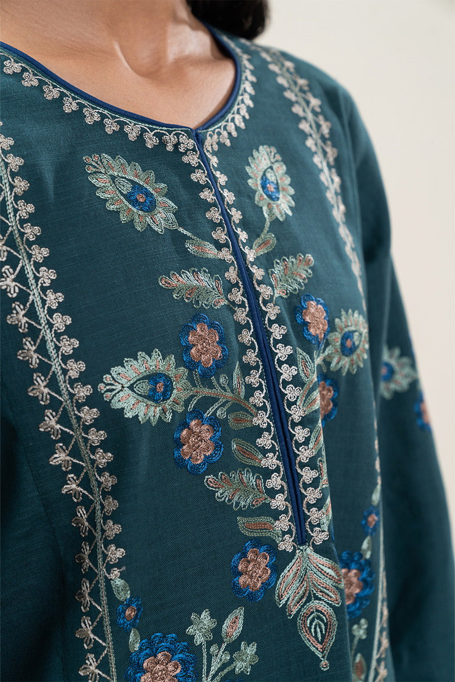 3 PIECE EMBROIDERED SLUB KHADDAR SUIT (PRET)BT2250001PR0058-TEAL-2000000293764-8