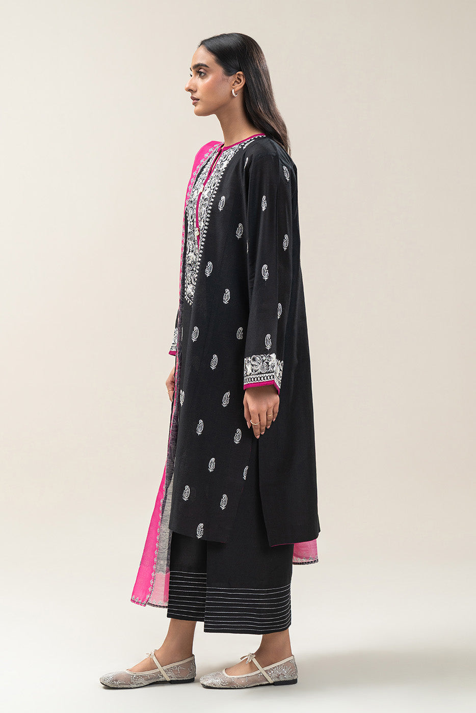 3 PIECE EMBROIDERED TWO TONE SUIT (PRET)BT2250002PR0174-BLACK-2000000293214-8