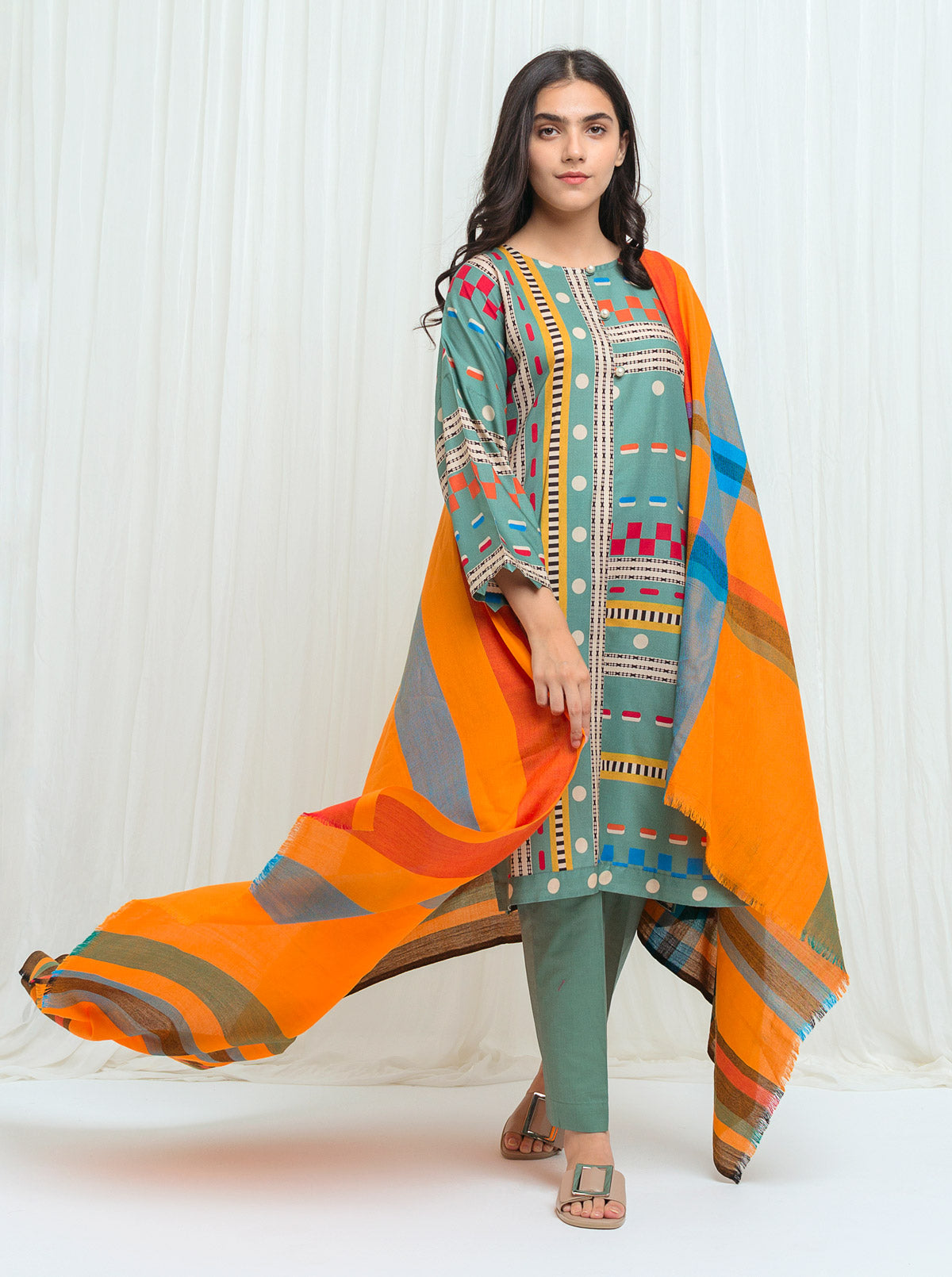 Illuminate Lines With Woven Shawl - 3P