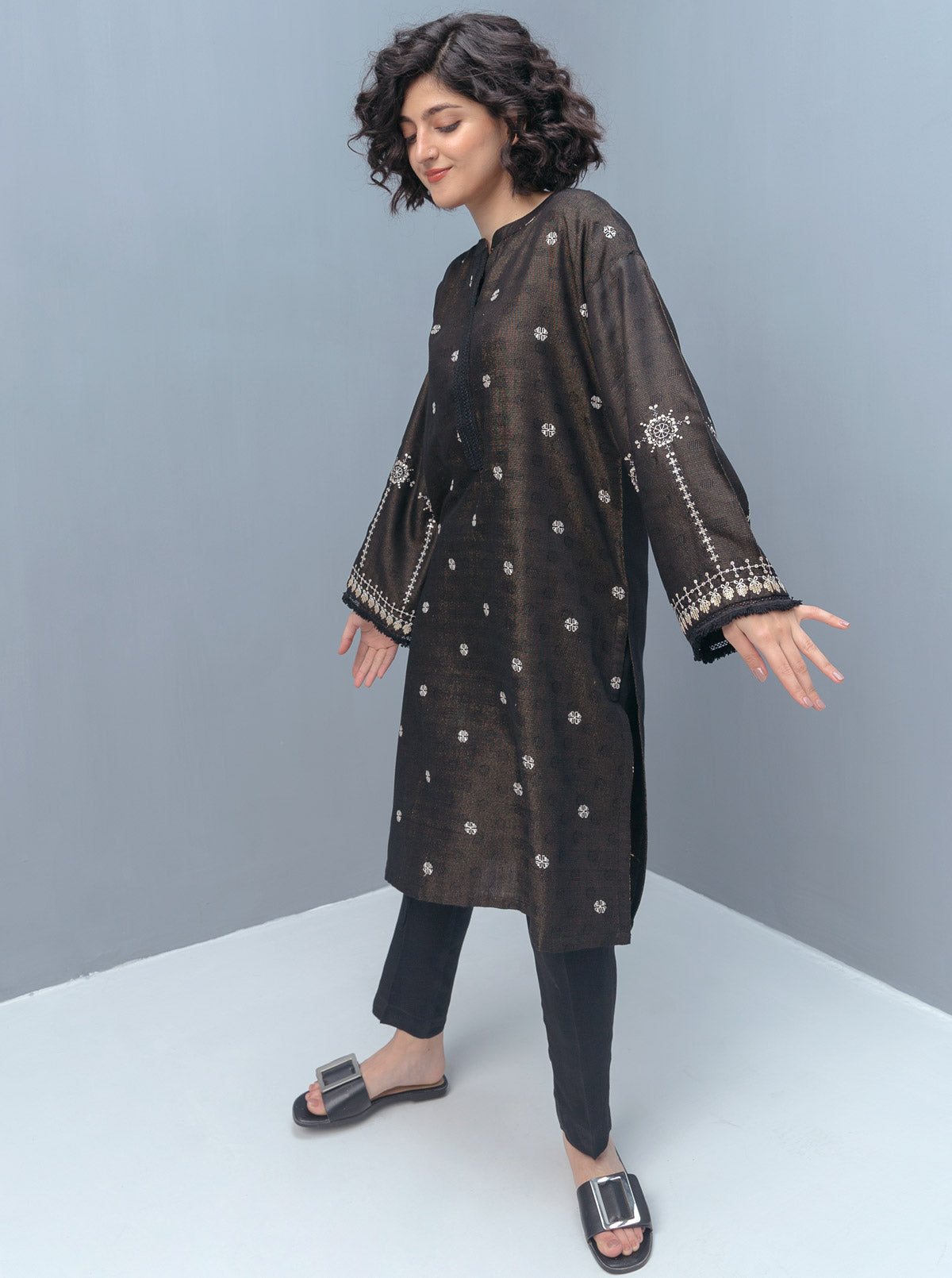 SS25DA-2761 CREAM 2PCS EMBROIDERED KURTA WITH TROUSER