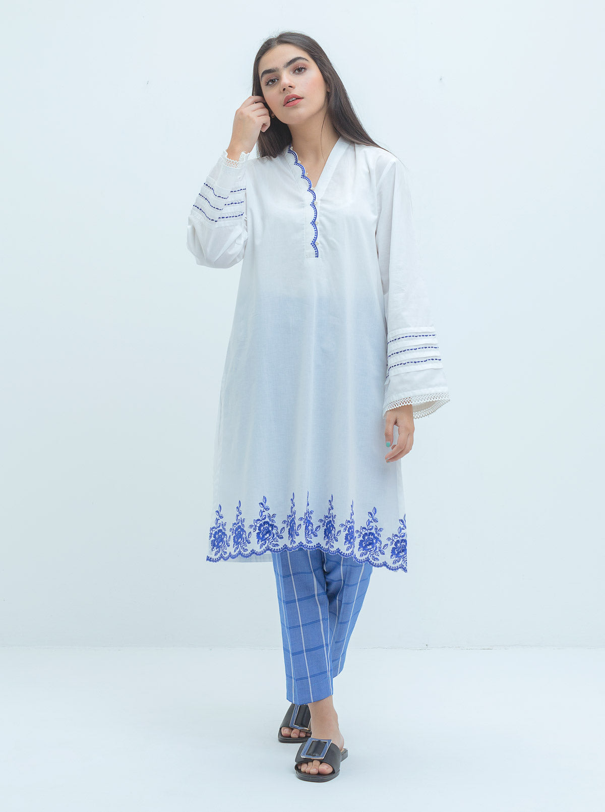 Embroidered Lawn Shirt (Pret)