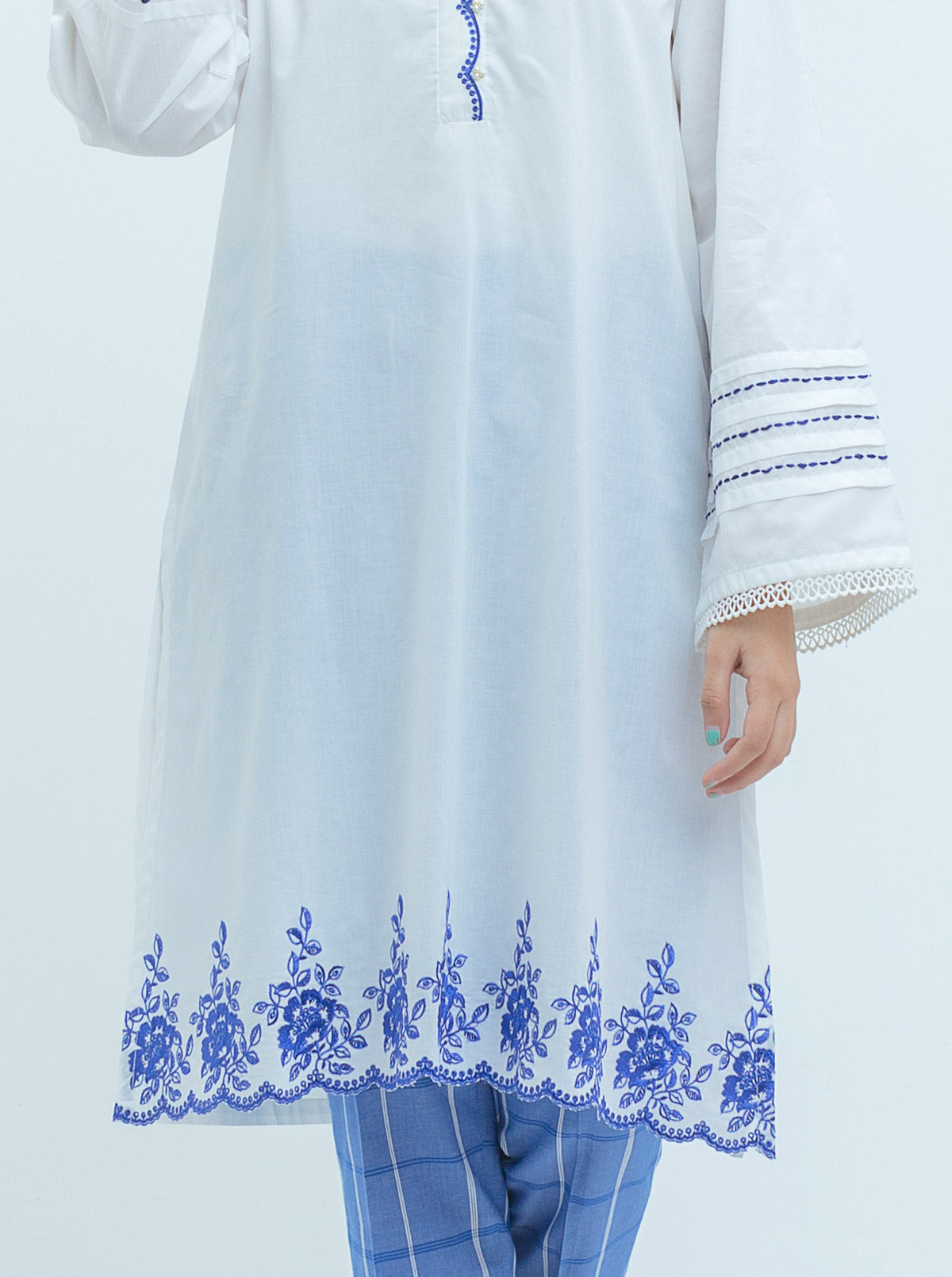 Embroidered Lawn Shirt (Pret)