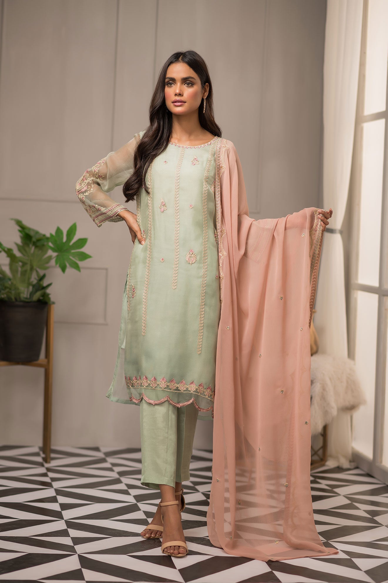 https://cdn.shopify.com/s/files/1/0587/3080/7460/products/da-1394-_2.jpg?v=1736415709