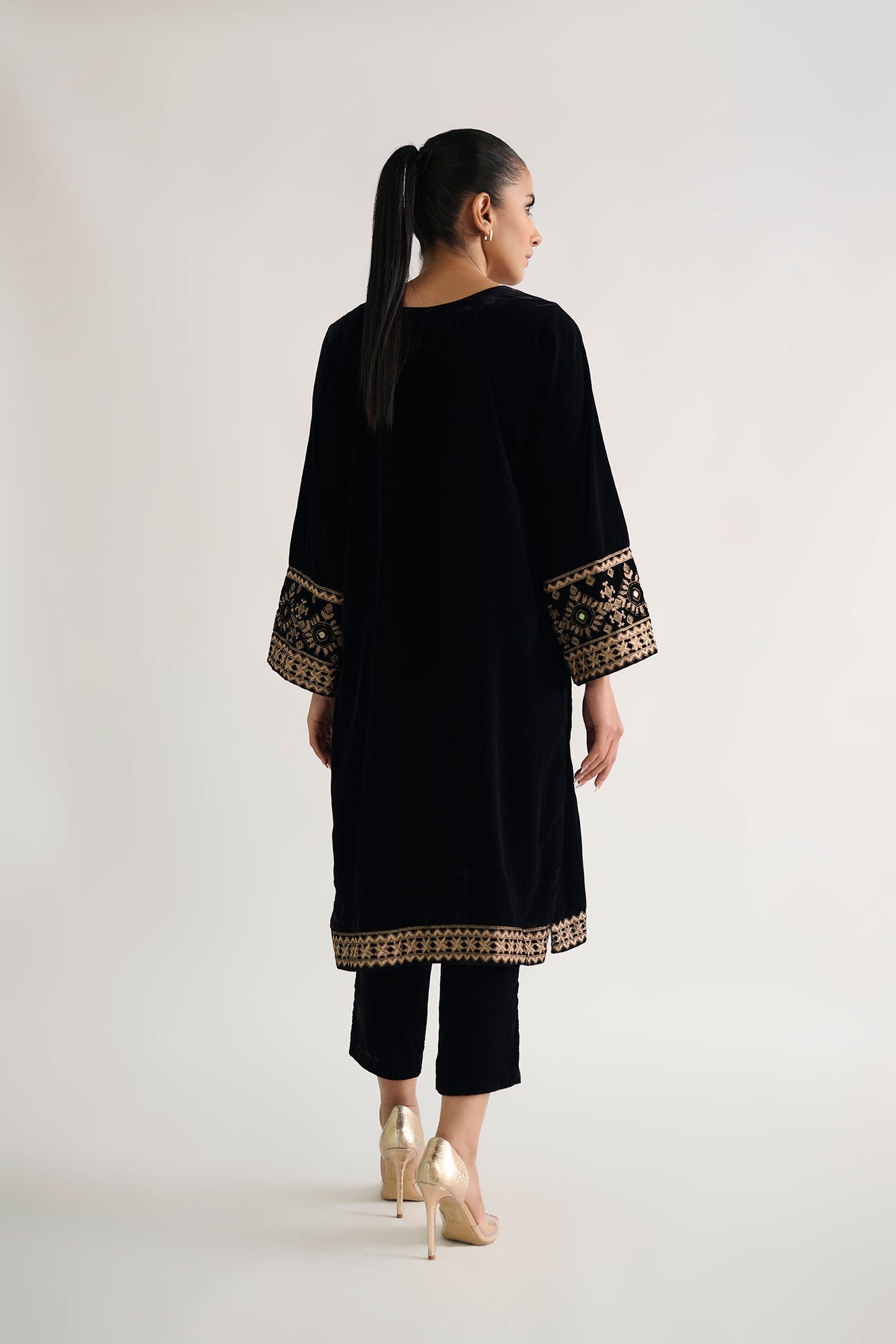 https://cdn.shopify.com/s/files/1/0587/3080/7460/products/da-1710_1.jpg?v=1736415152