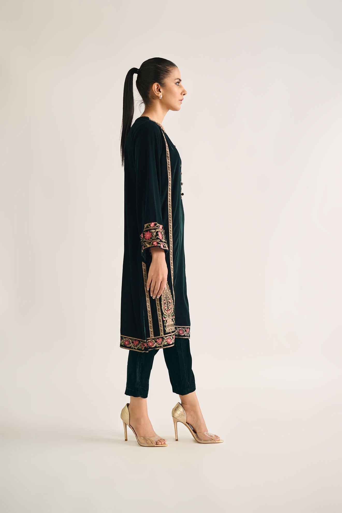 https://cdn.shopify.com/s/files/1/0587/3080/7460/products/da-1715_1.jpg?v=1736415158