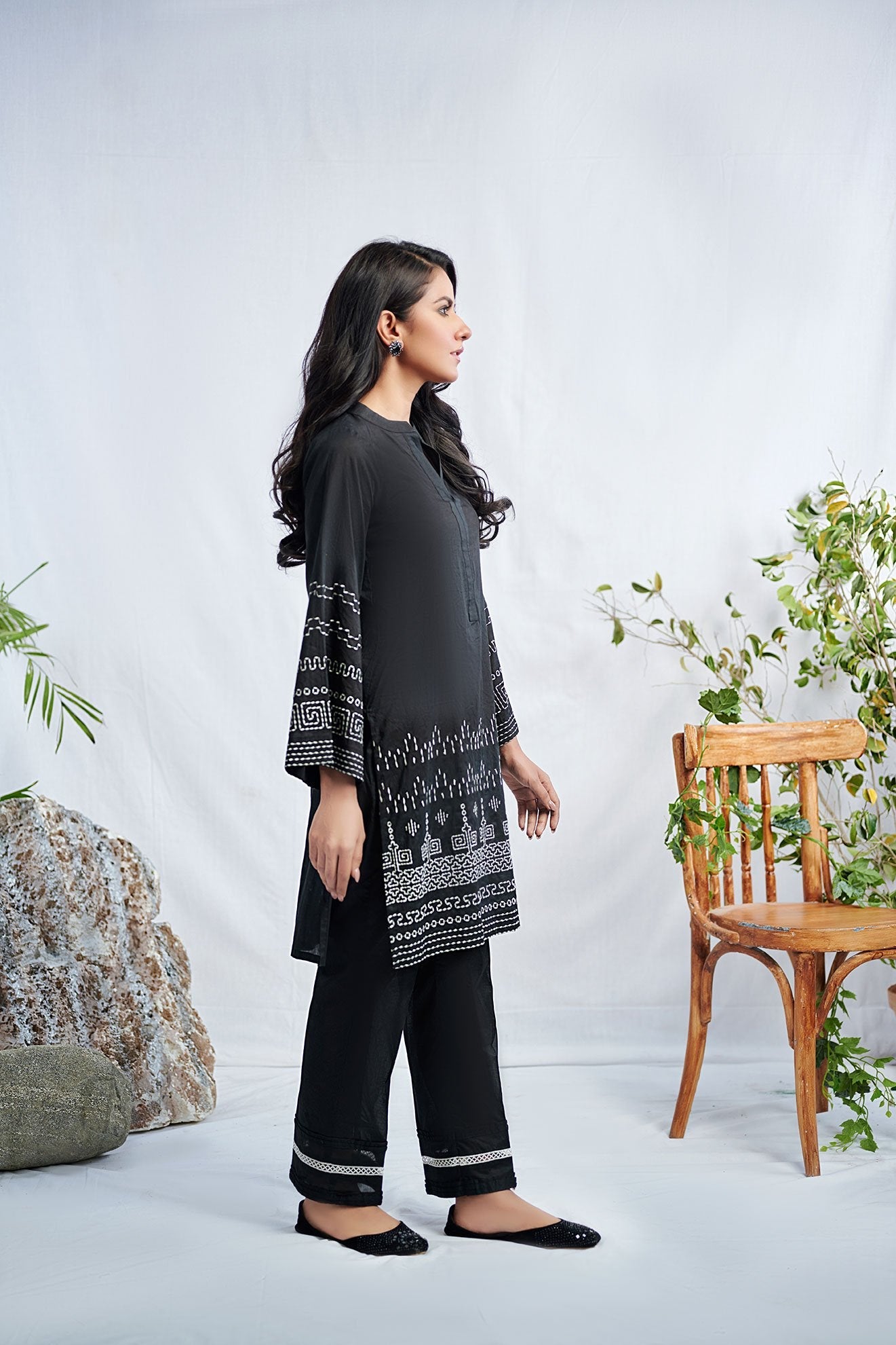 DC-0366 Black Embroidered Kurta