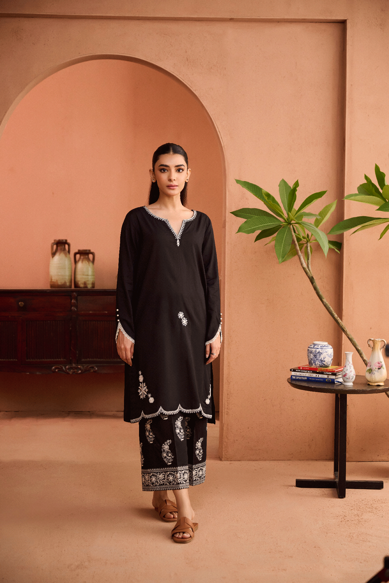 https://cdn.shopify.com/s/files/1/0587/3080/7460/files/dhanak-moharram33693.gif?v=1736414176