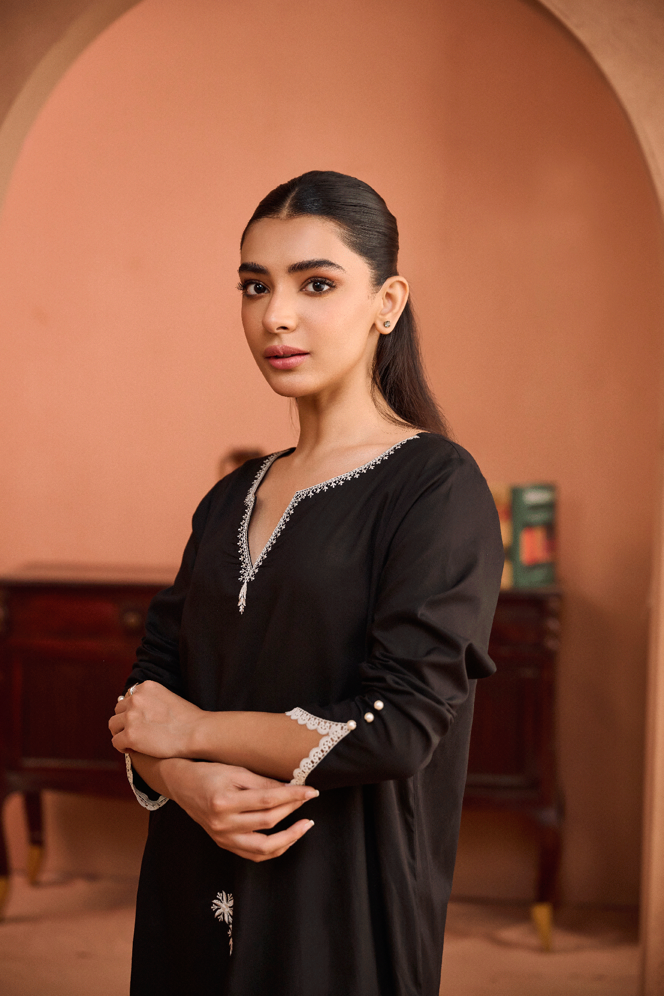 https://cdn.shopify.com/s/files/1/0587/3080/7460/files/dhanak-moharram33712.gif?v=1736414176