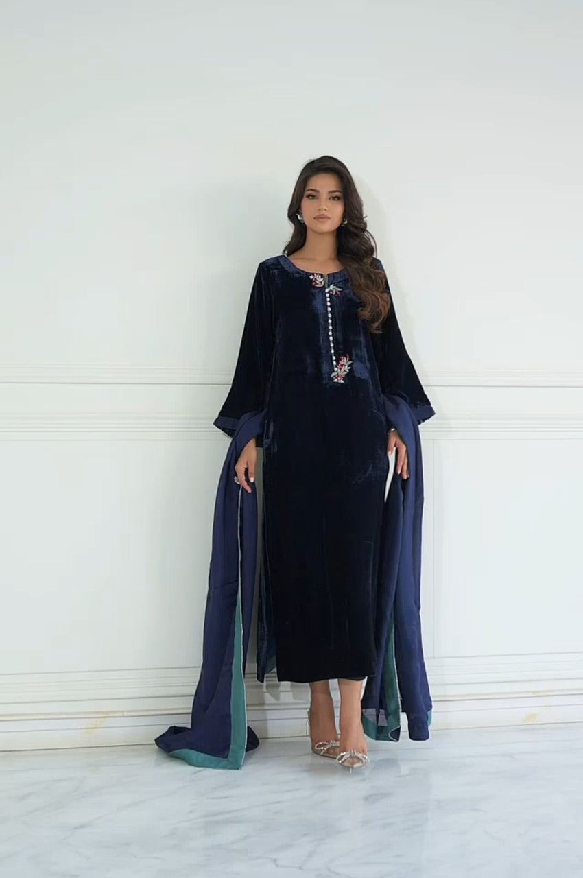 16960 - Navy Muse
