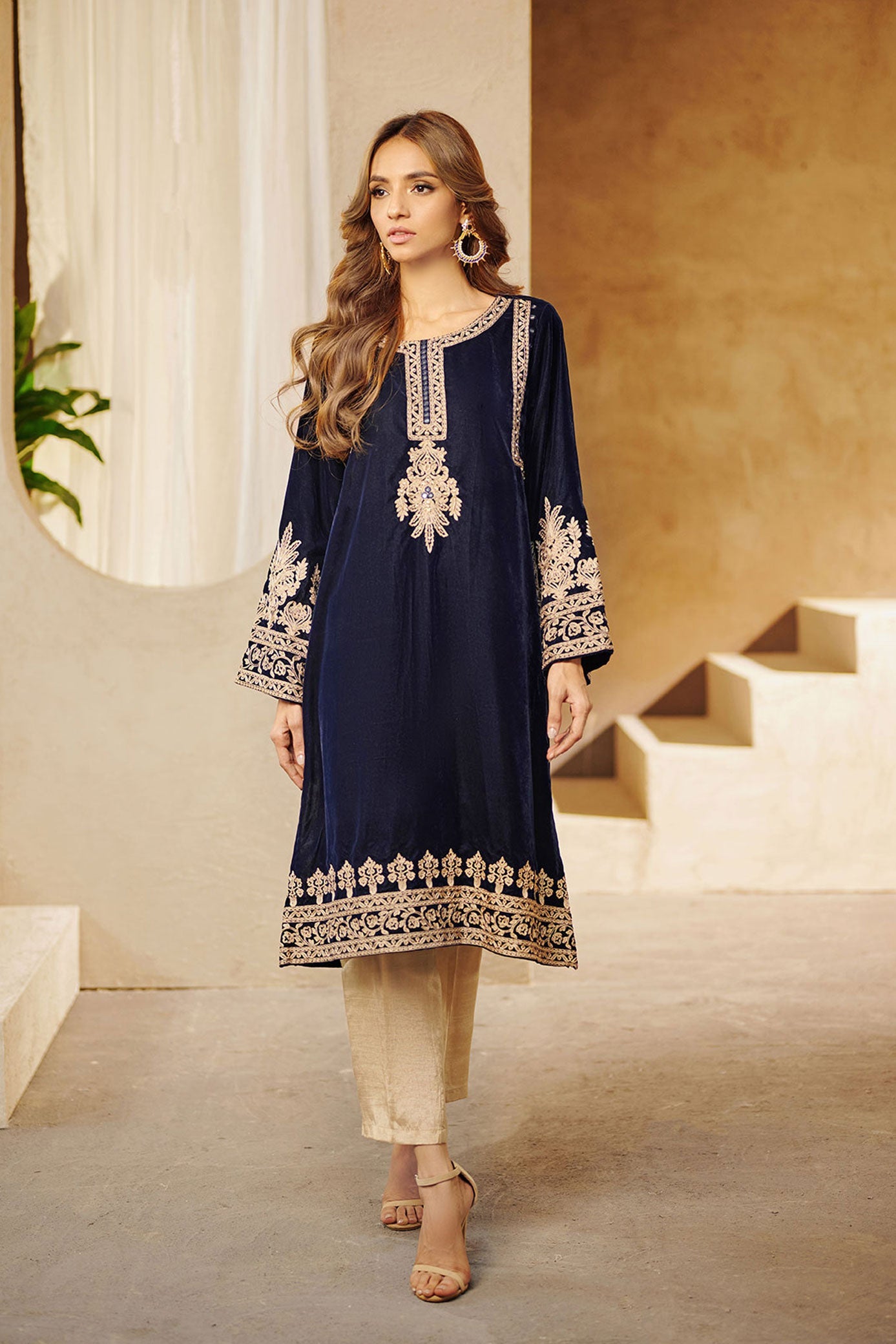 https://cdn.shopify.com/s/files/1/0587/3080/7460/products/edit-DA-1543-_11.jpg?v=1736415644