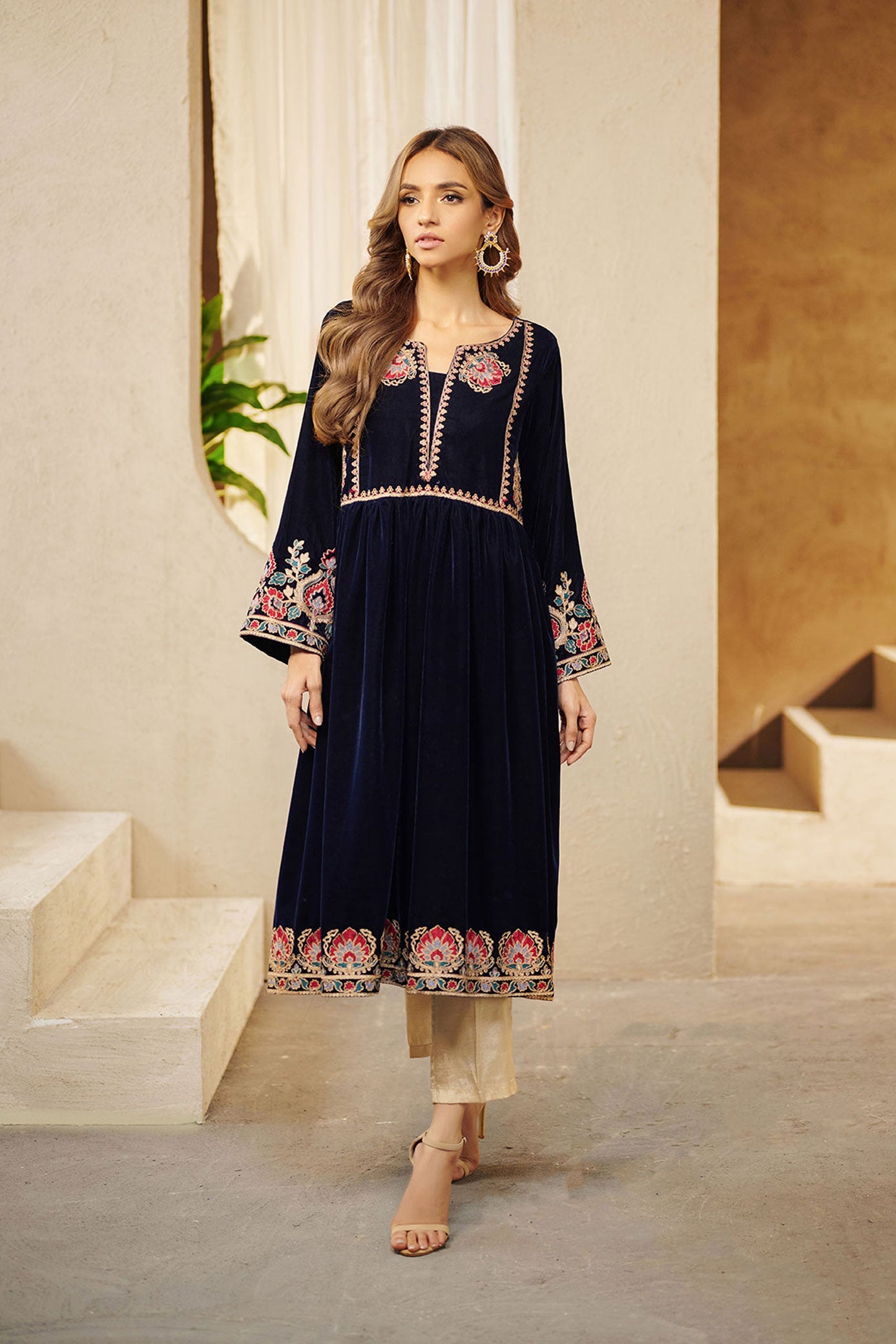 https://cdn.shopify.com/s/files/1/0587/3080/7460/products/edit-DA-1547-_11.jpg?v=1736415646