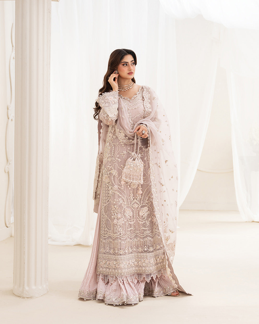Faiza Saqlain – Ela Style