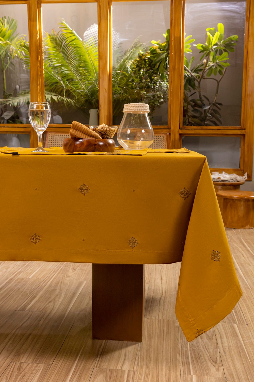Elegance Table Cover