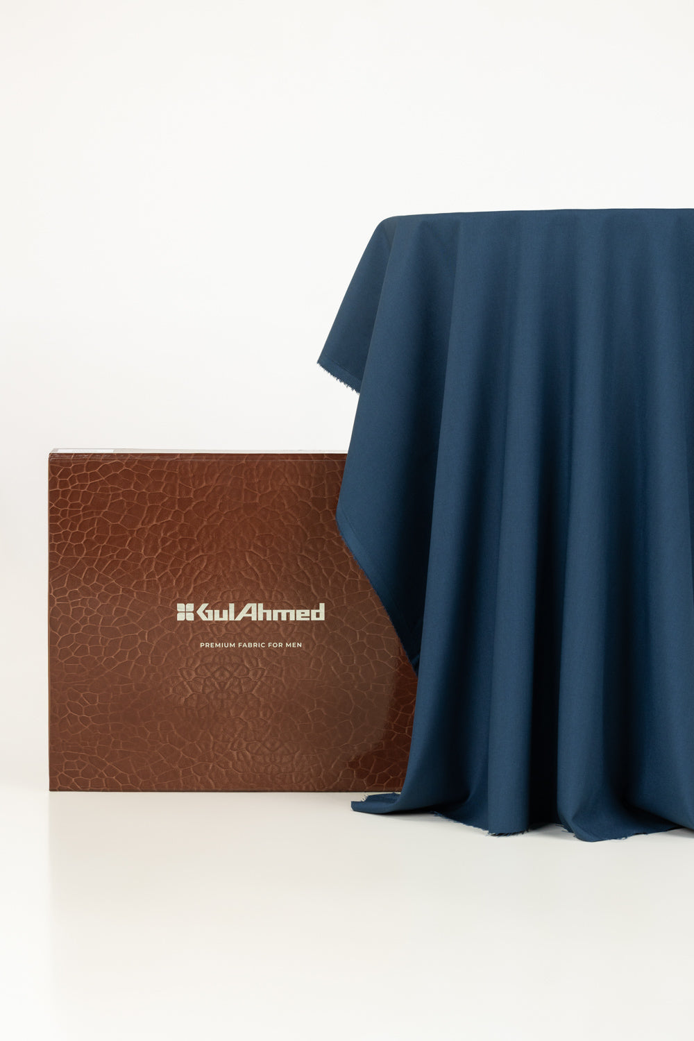 Essenza Unstitched Fabric Blended With Gift Box
