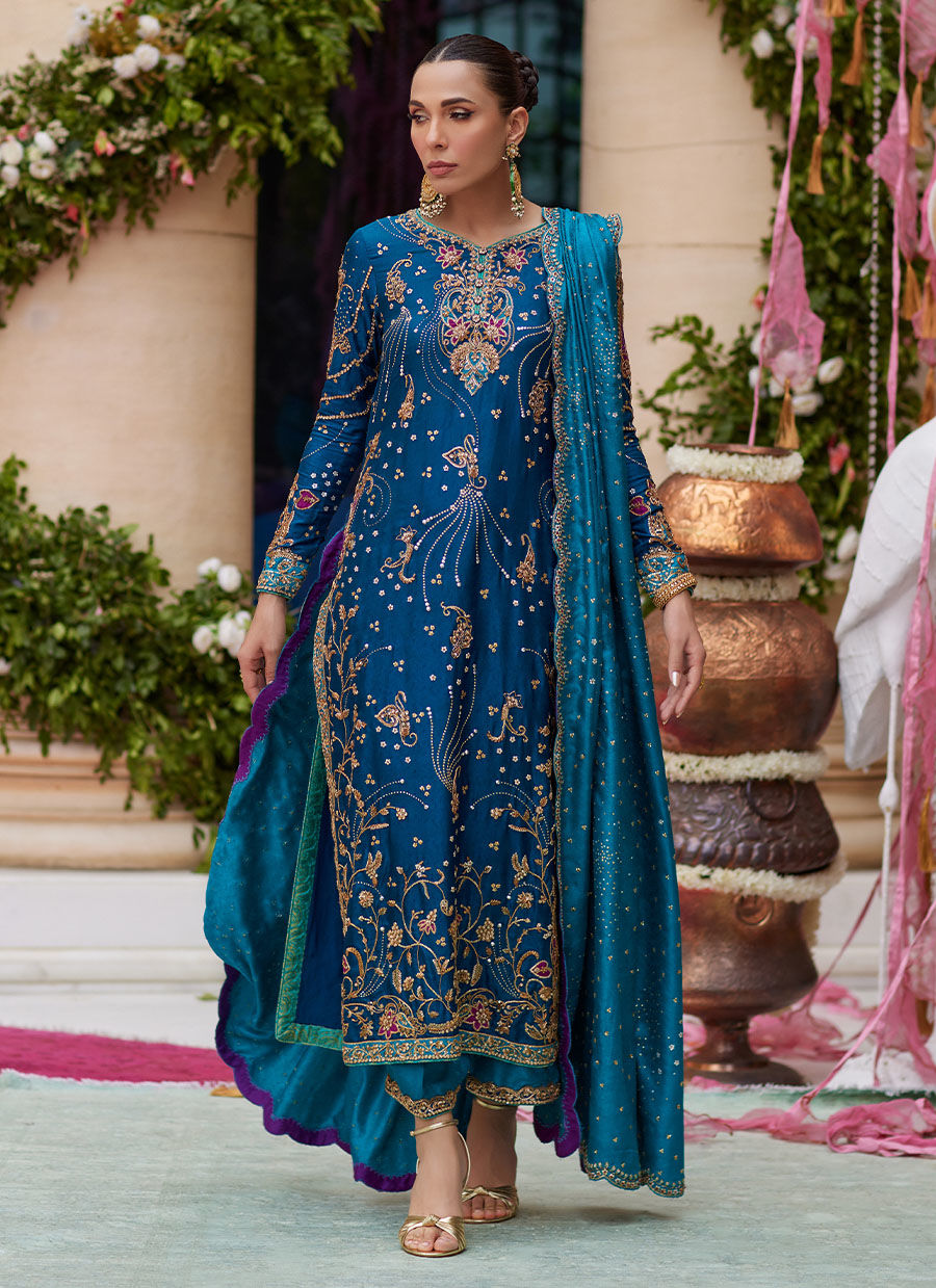 Farah Talib Aziz – Nihal Teal Style