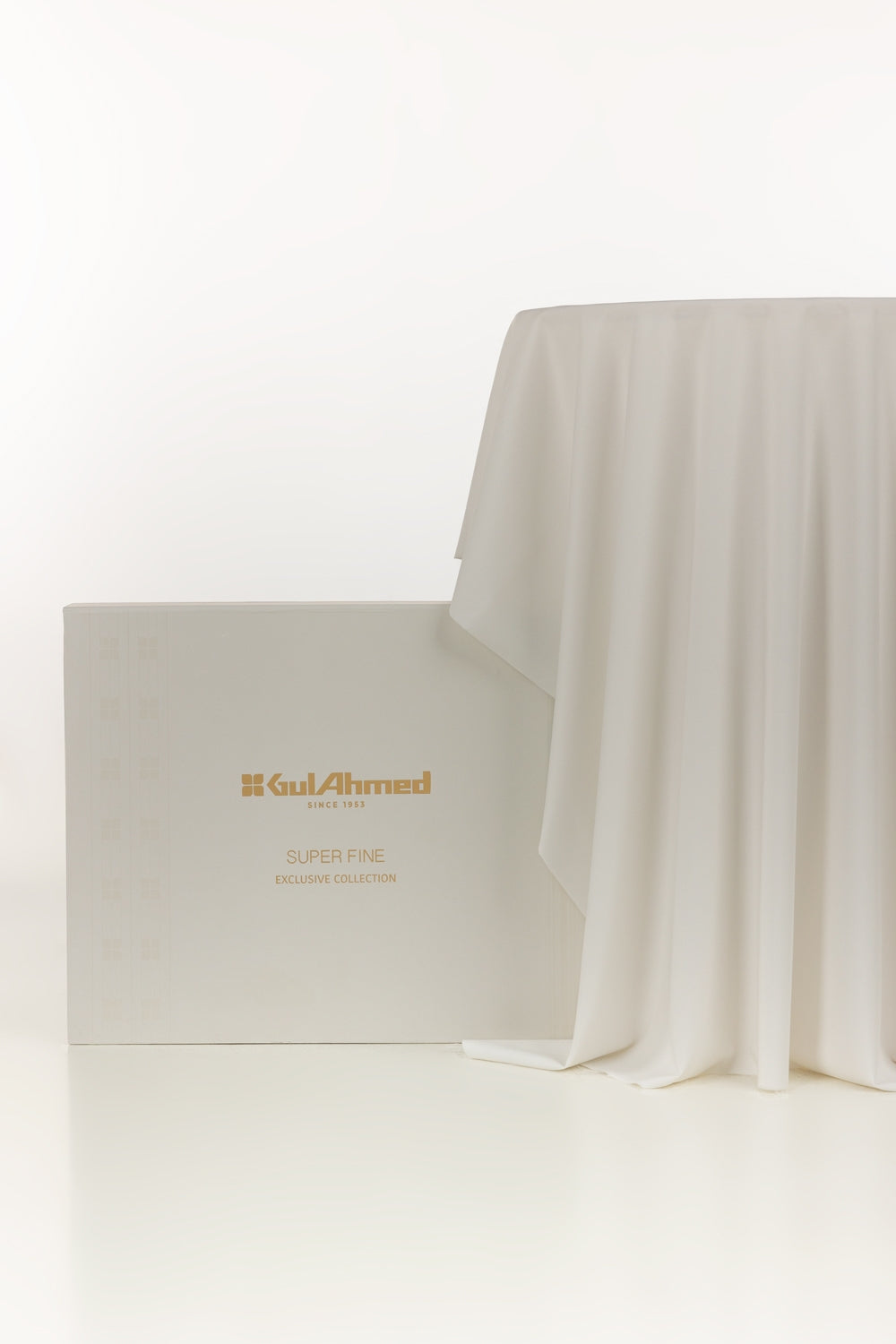 Faramond Unstitched Fabric Blended With Gift Box