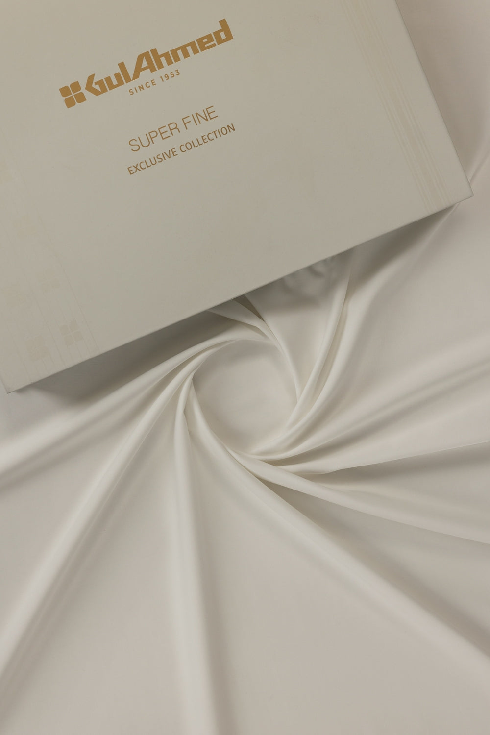 Faramond Unstitched Fabric Blended With Gift Box