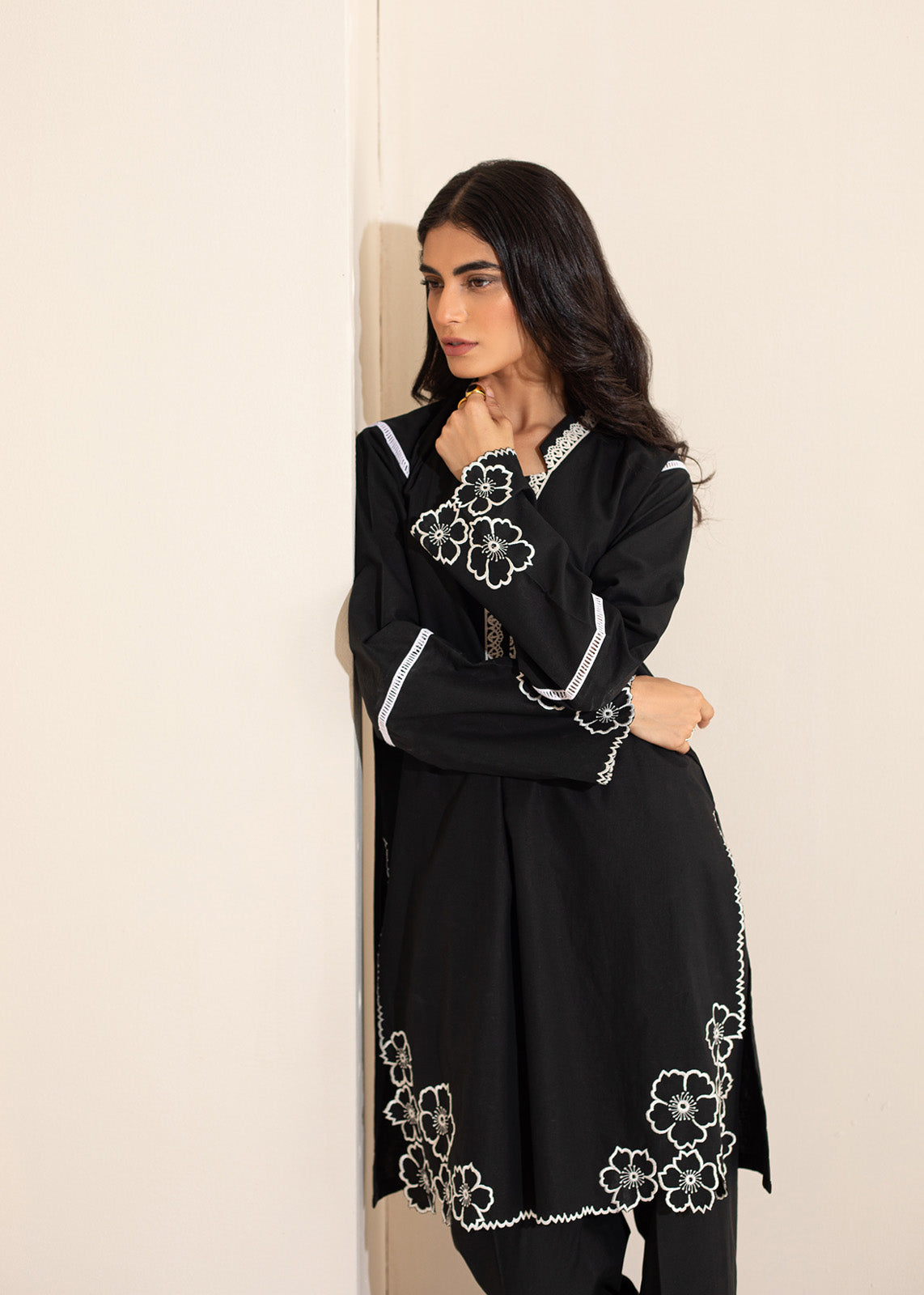 https://cdn.shopify.com/s/files/1/0412/9311/9639/products/feris1.jpg?v=1755496418