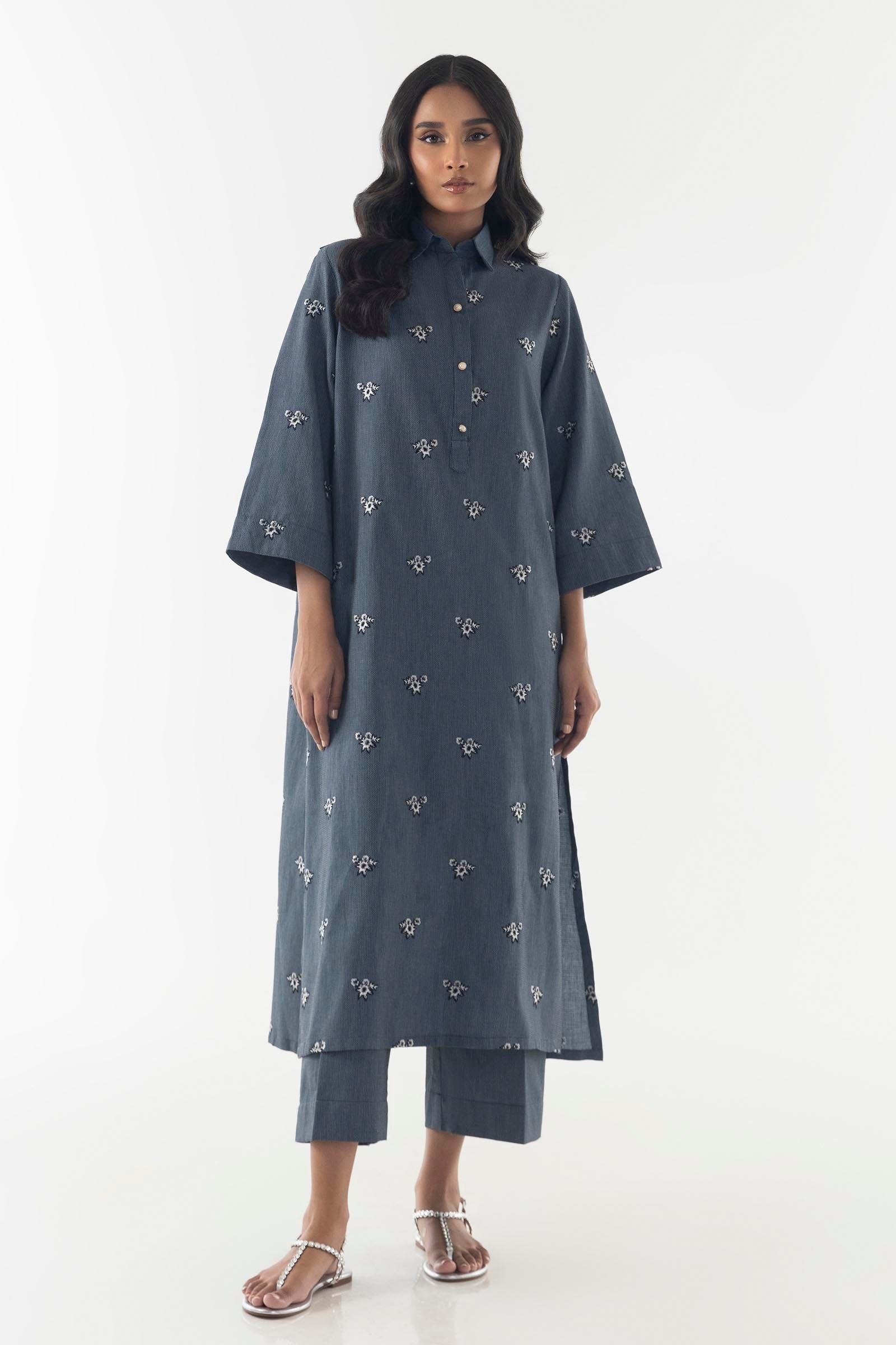 https://cdn.shopify.com/s/files/1/0740/1753/8280/files/fw24ese341p2t_1_44f257df-5b43-46fd-9d94-75677fb2df0e.jpg?v=1756732857