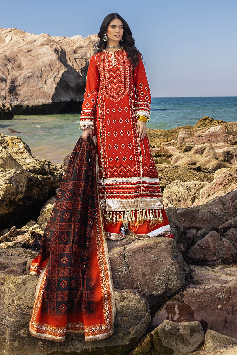3 Piece Unstitched Zari Embroidered Lawn Suit with Gold Lacquer Printed Lawn Dupatta