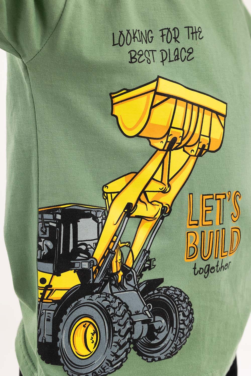 https://cdn.shopify.com/s/files/1/0706/3253/8159/files/green_t-shirt_224-513-021_2.jpg?v=1758454794