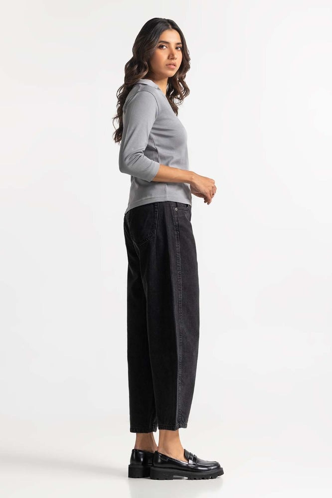 https://cdn.shopify.com/s/files/1/0706/3253/8159/files/grey_top_wm-ktp-ss24-014_4.jpg?v=1758455323