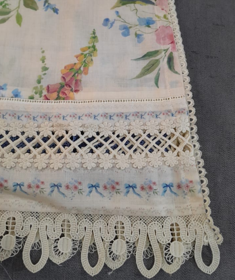 Bows and Bell Flowers (Unstitched)